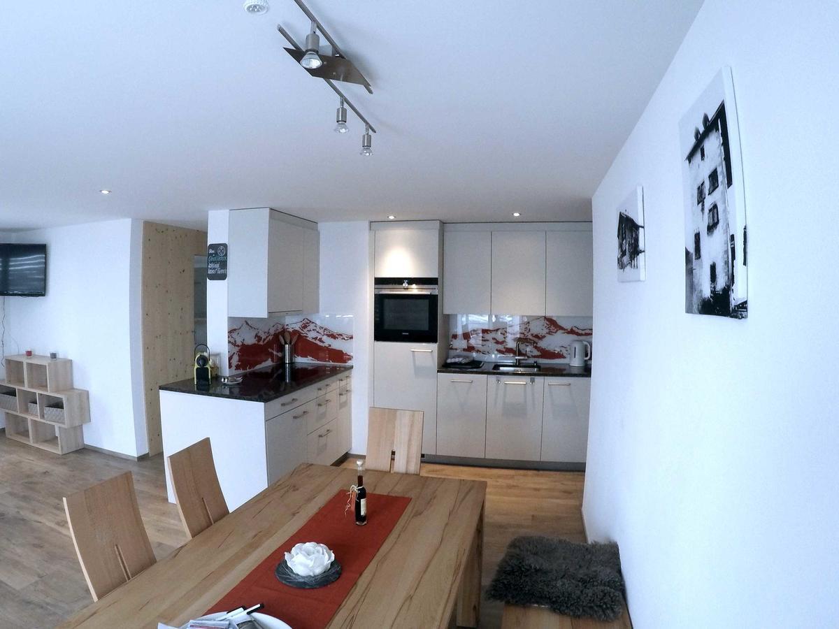 Haus Baracca Apartment Vella ภายนอก รูปภาพ
