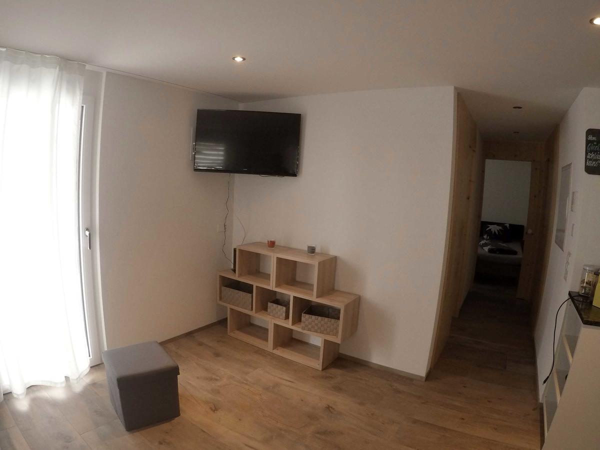 Haus Baracca Apartment Vella ภายนอก รูปภาพ