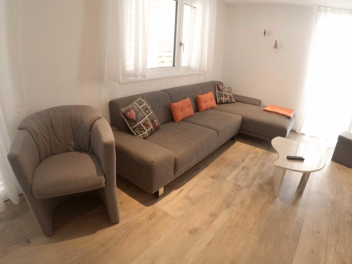 Haus Baracca Apartment Vella ภายนอก รูปภาพ
