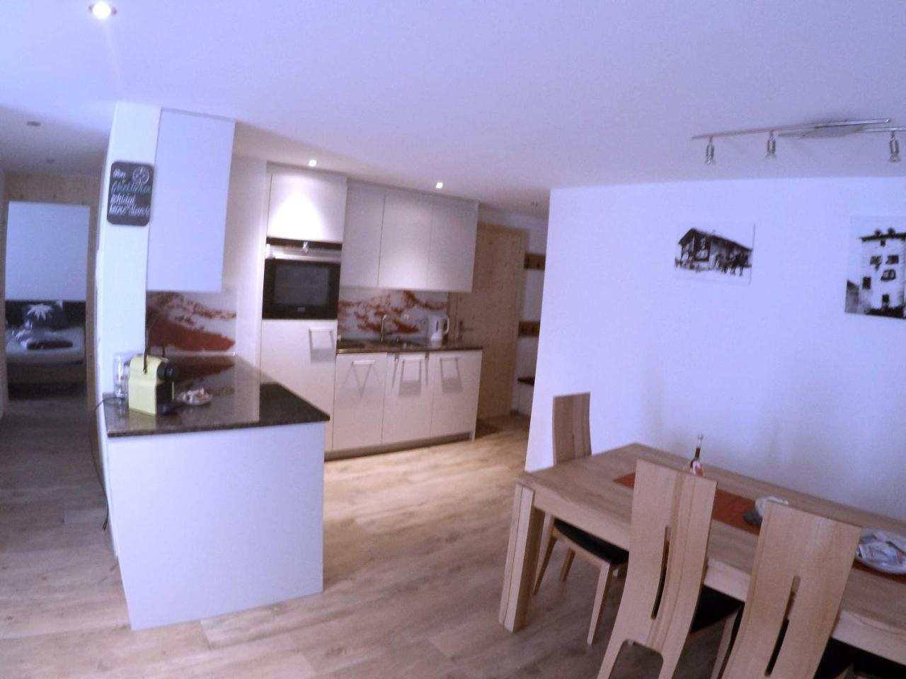 Haus Baracca Apartment Vella ภายนอก รูปภาพ