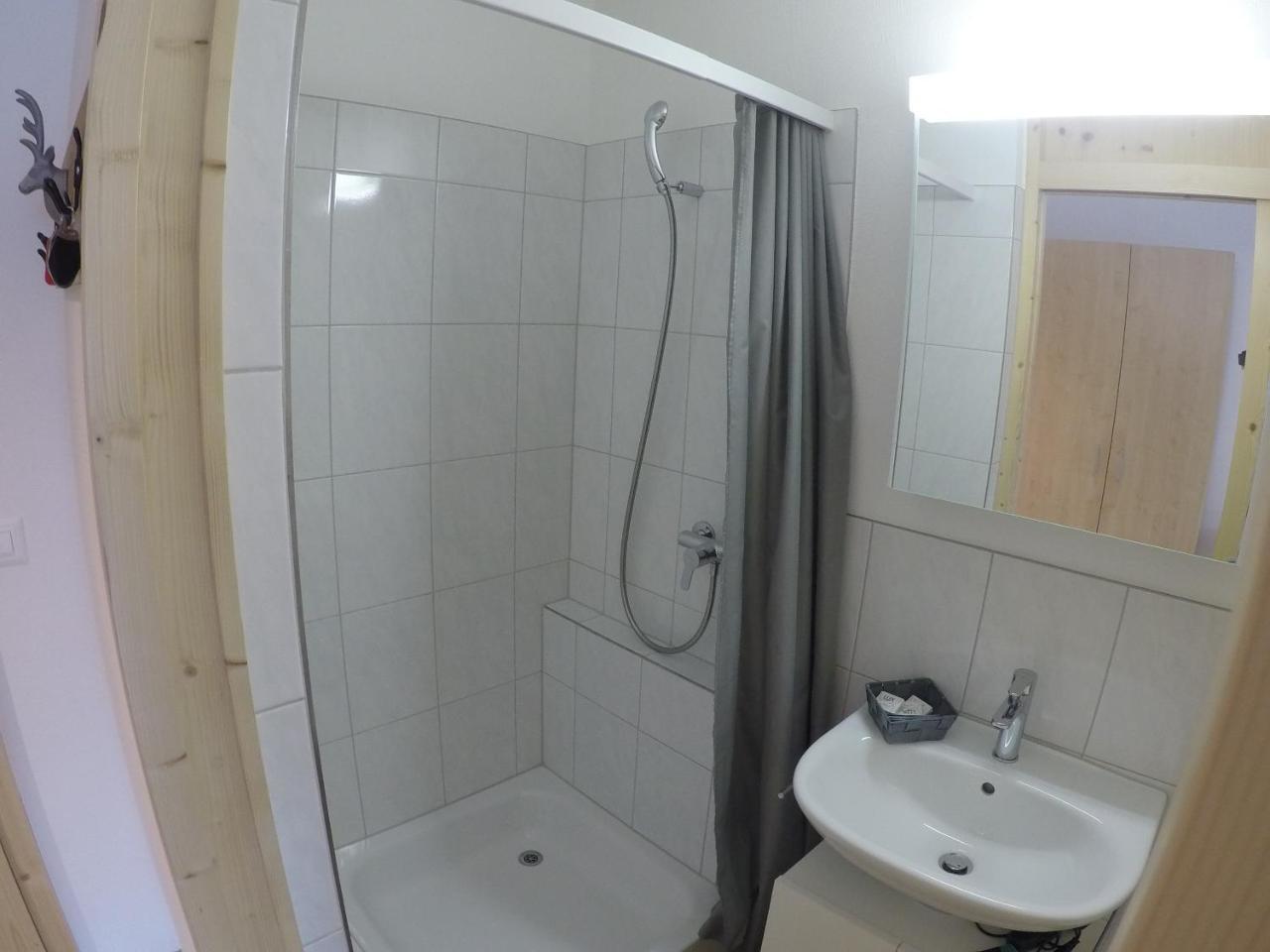 Haus Baracca Apartment Vella ภายนอก รูปภาพ