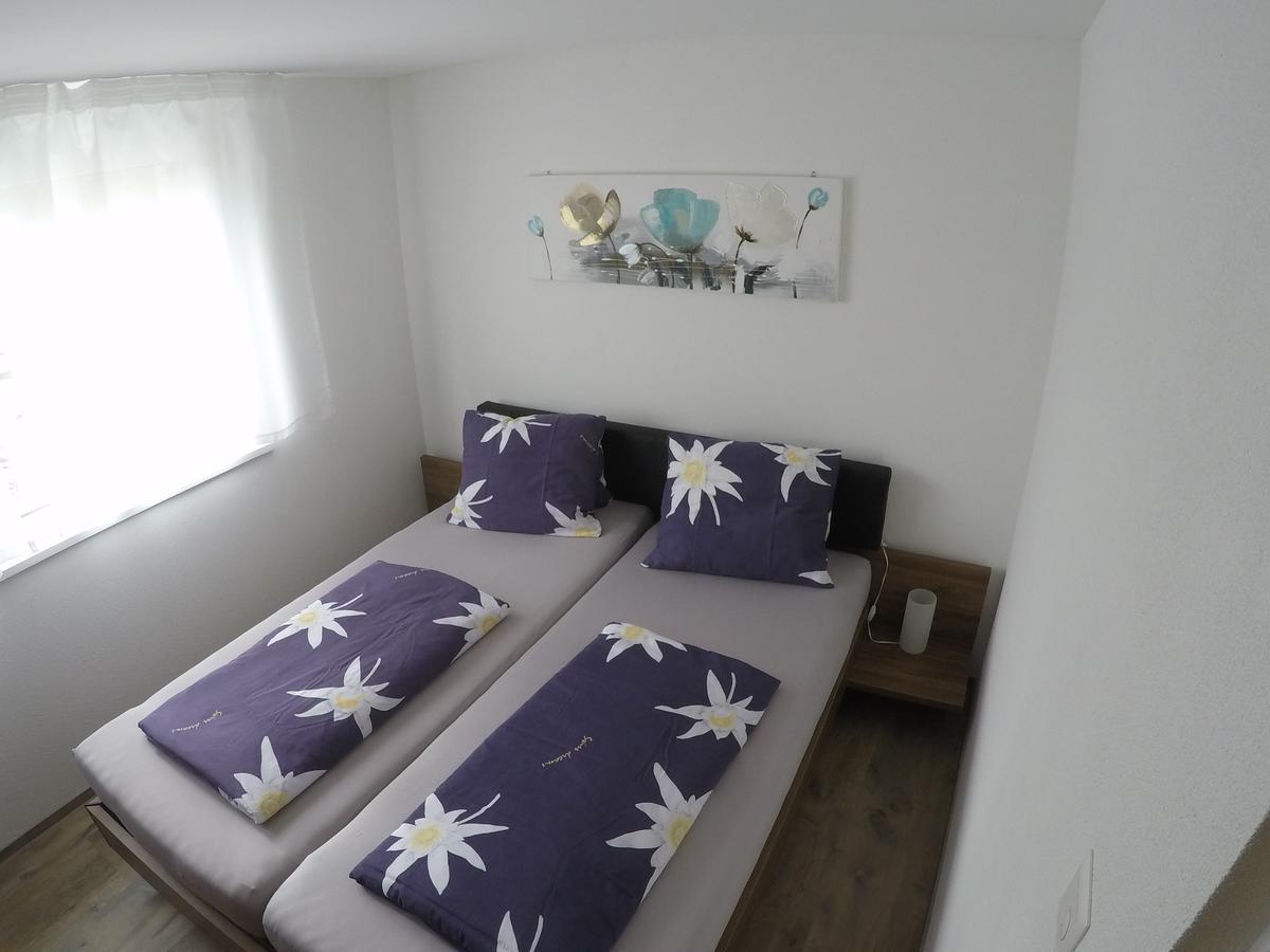 Haus Baracca Apartment Vella ภายนอก รูปภาพ
