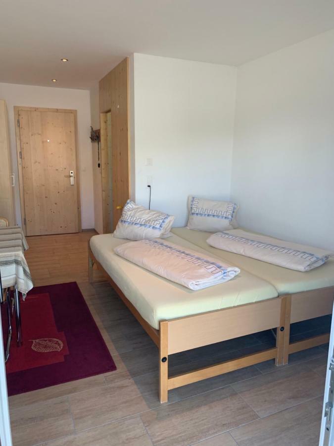 Haus Baracca Apartment Vella ภายนอก รูปภาพ