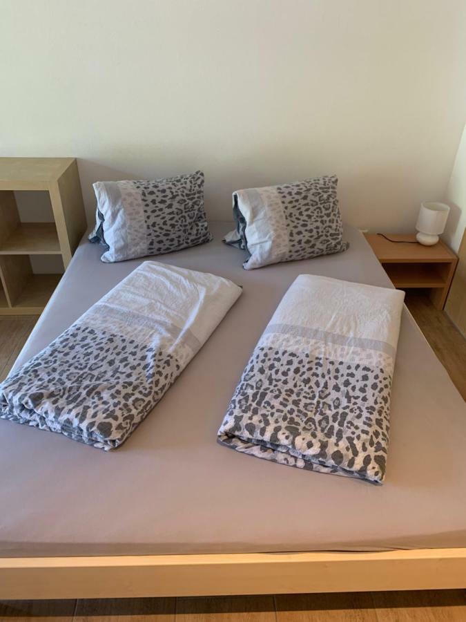 Haus Baracca Apartment Vella ภายนอก รูปภาพ