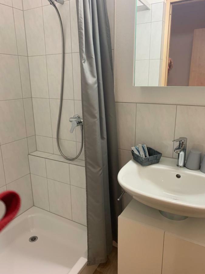 Haus Baracca Apartment Vella ภายนอก รูปภาพ